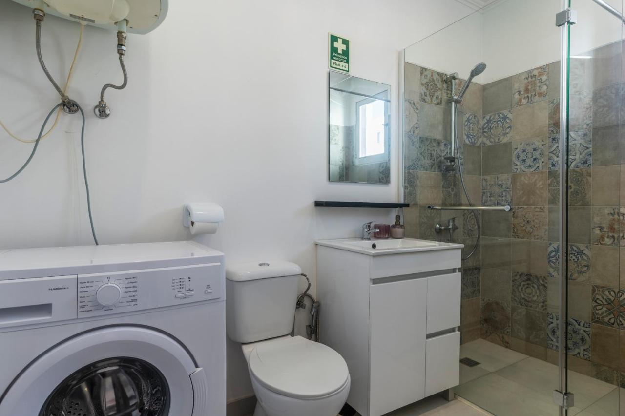 Sea View T1 Apartment - Free Wifi - Swimming Pool アルブフェイラ エクステリア 写真